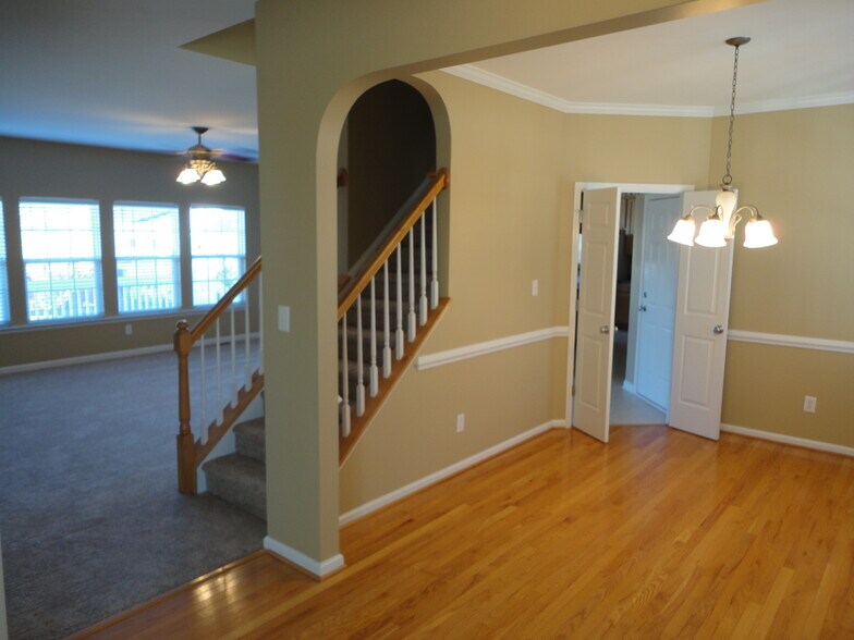 Building Photo - 3227 Enchanting Way