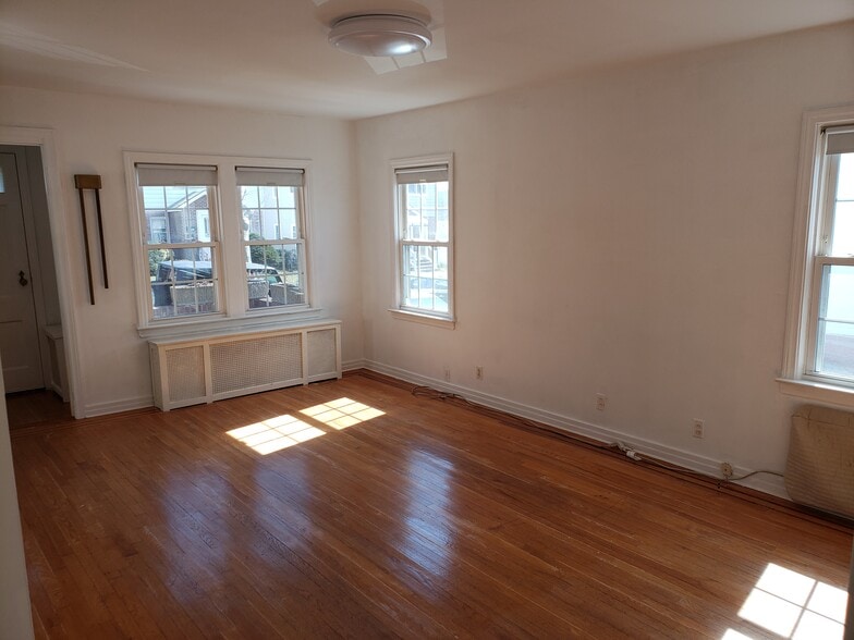 Building Photo - 4806 187th St