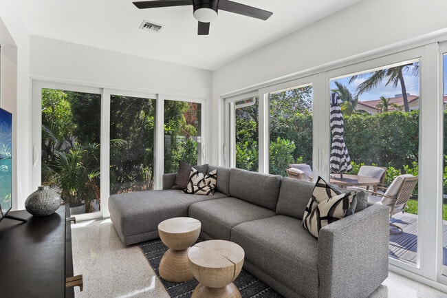 Building Photo - 1004 Langer Way