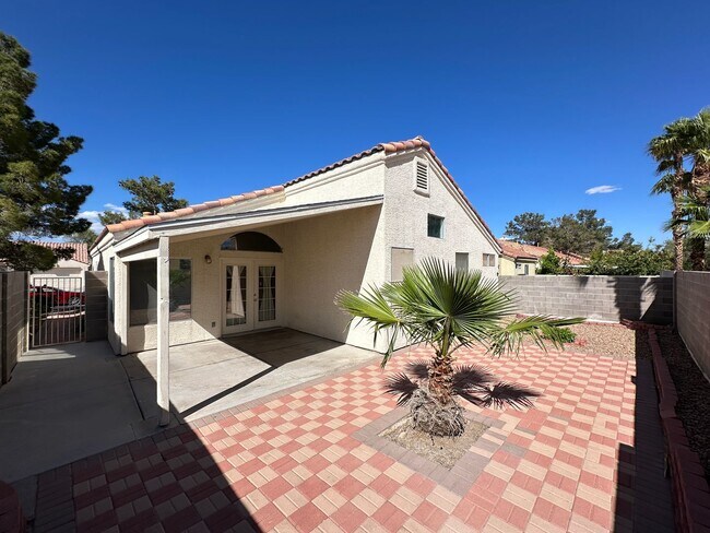 Building Photo - Buffalo & Lake Mead