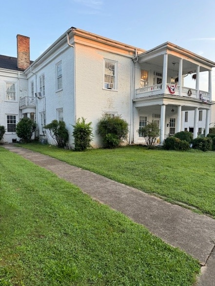 Building Photo - 633 N Ocoee St