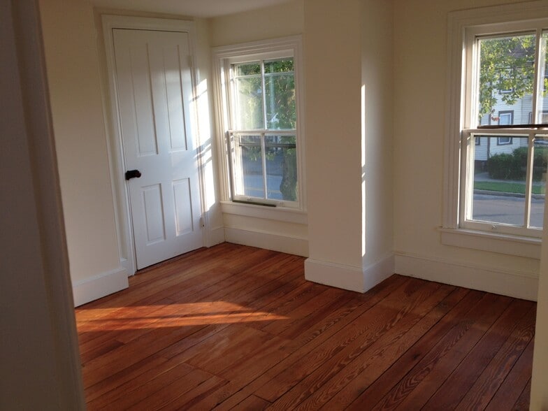 Bedroom - 105 N Main St