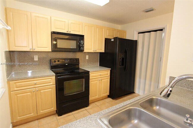 Building Photo - 3157 SW 153rd Ct