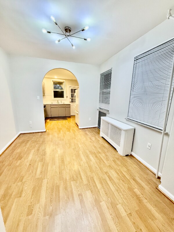 Building Photo - 2628 E Somerset St