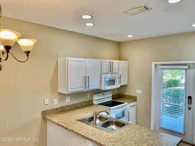 Building Photo - 486 Cabernet Pl