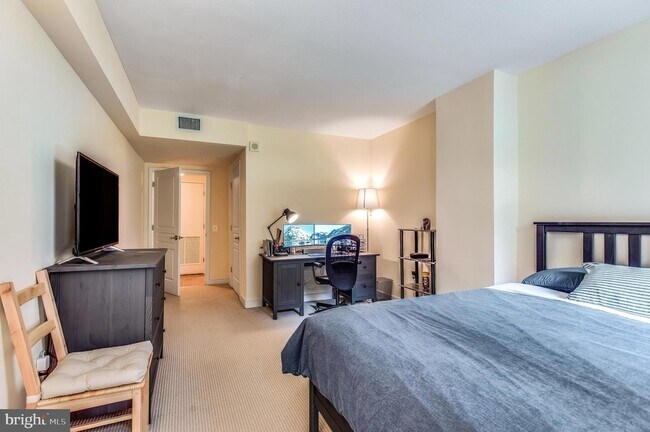 Building Photo - 631 D St NW