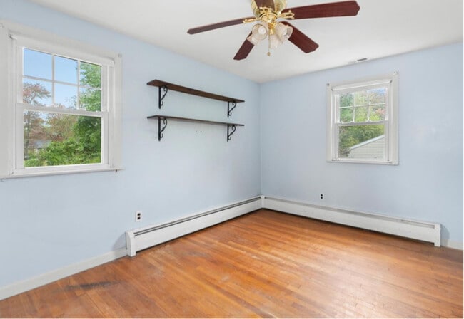 Building Photo - 22 Henry St