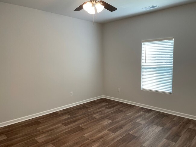 Building Photo - 1031 Harbor Dr