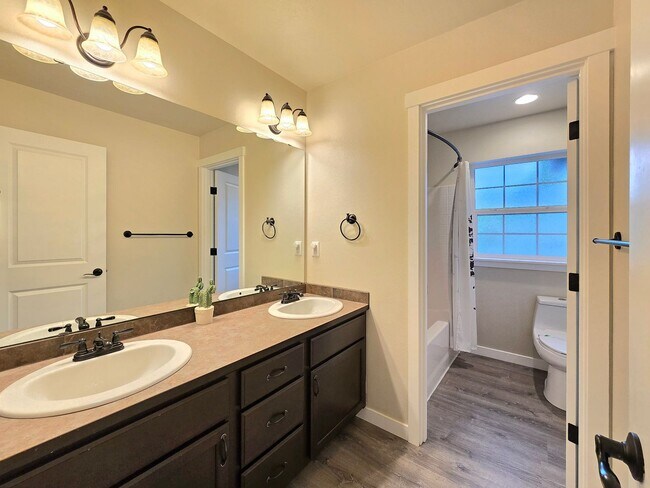 Building Photo - Bright & Spacious 4-Bedroom Home for Rent ...