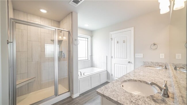 Building Photo - 1222 Bradley St