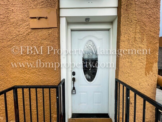 Building Photo - 111 E Collin St