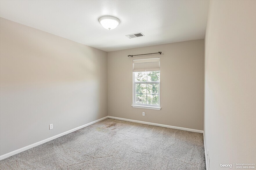 Building Photo - 2721 Moet Ln