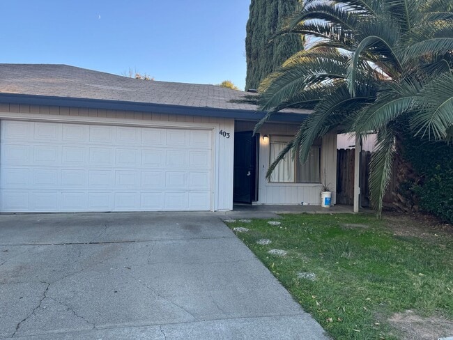 Building Photo - 401-403 Elizabeth Way