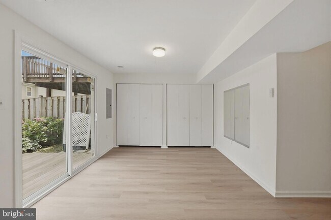 Building Photo - 2846 Schoolhouse Cir