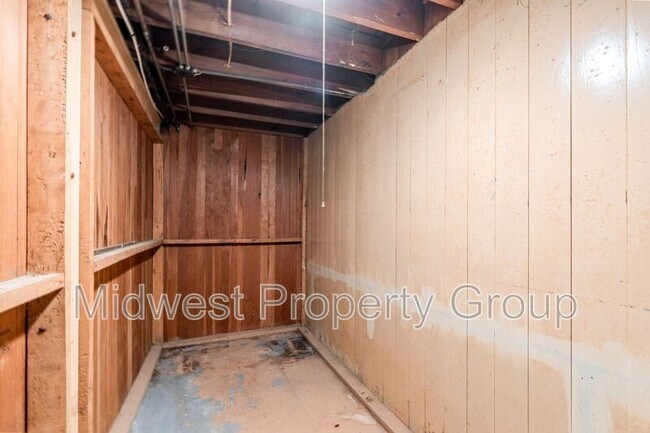 Building Photo - 8460 Edna St