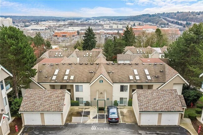Building Photo - 15330 Sunwood Blvd