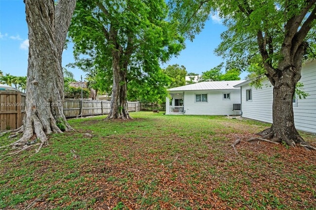 Building Photo - 4 Transylvania Ave
