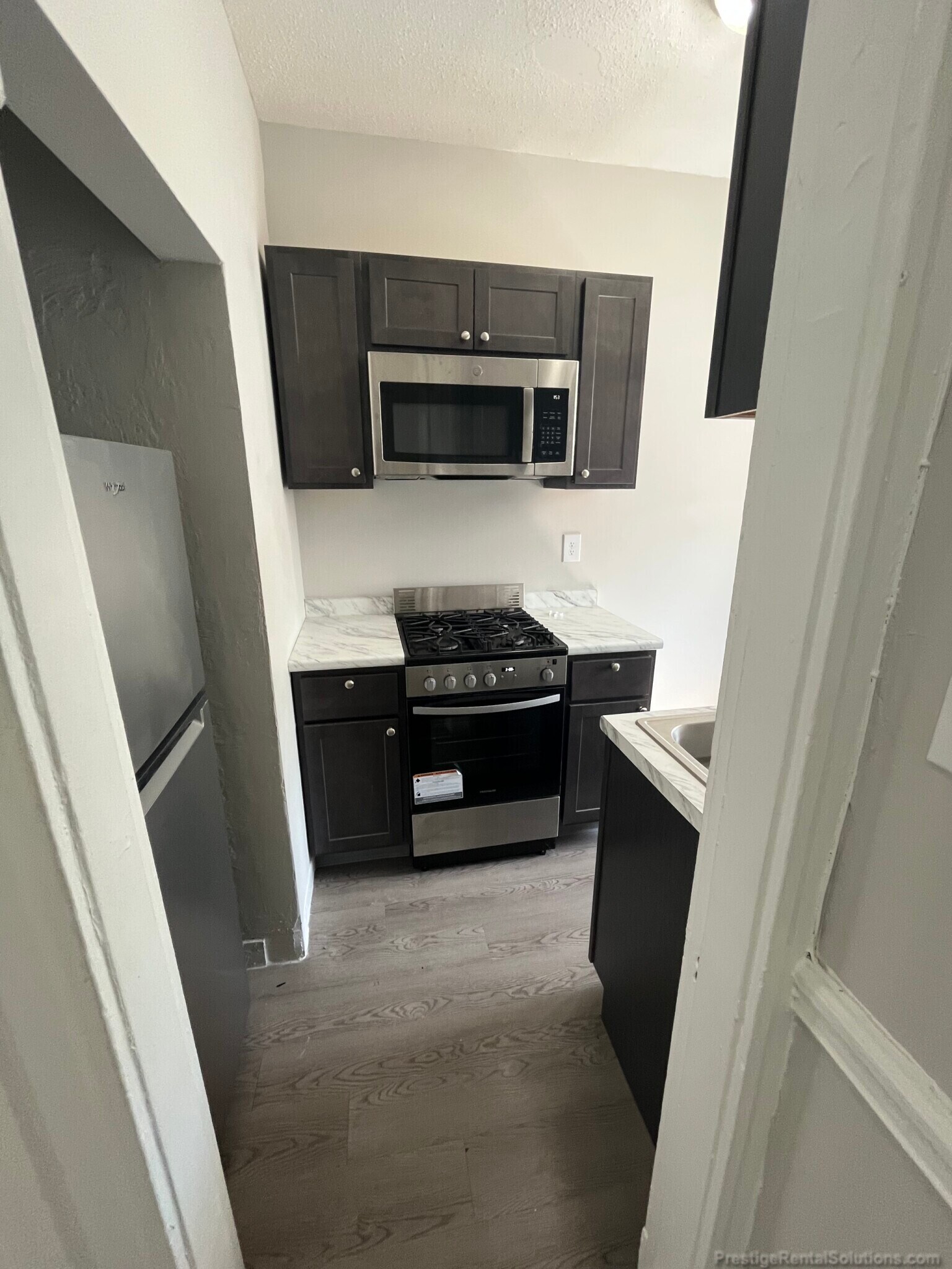 Building Photo - 4 Woodstock Ave