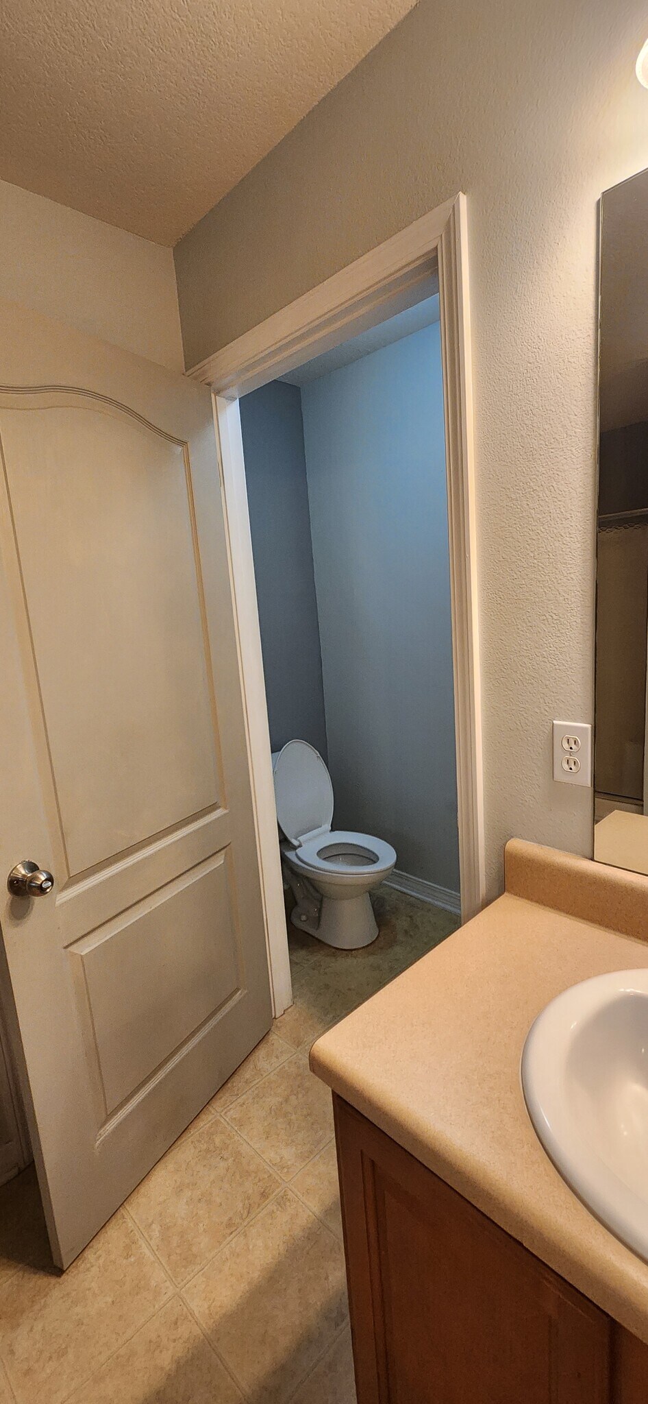 Private toilet room - 2318 Tall Oak Dr