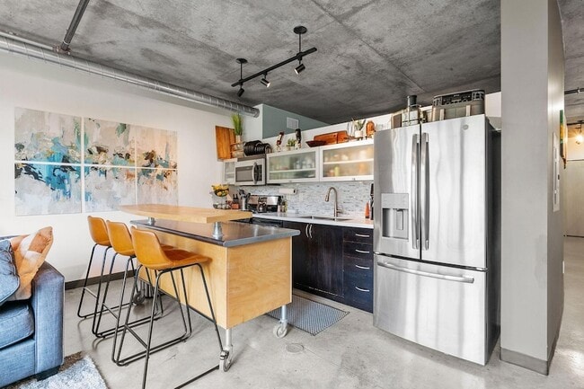 Building Photo - 730 N 4th St