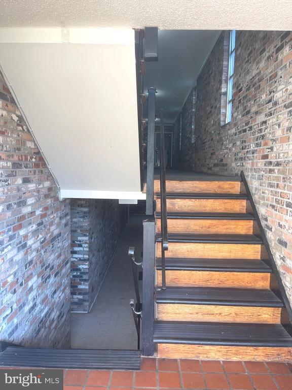 Building Photo - 201 S Augusta Ave