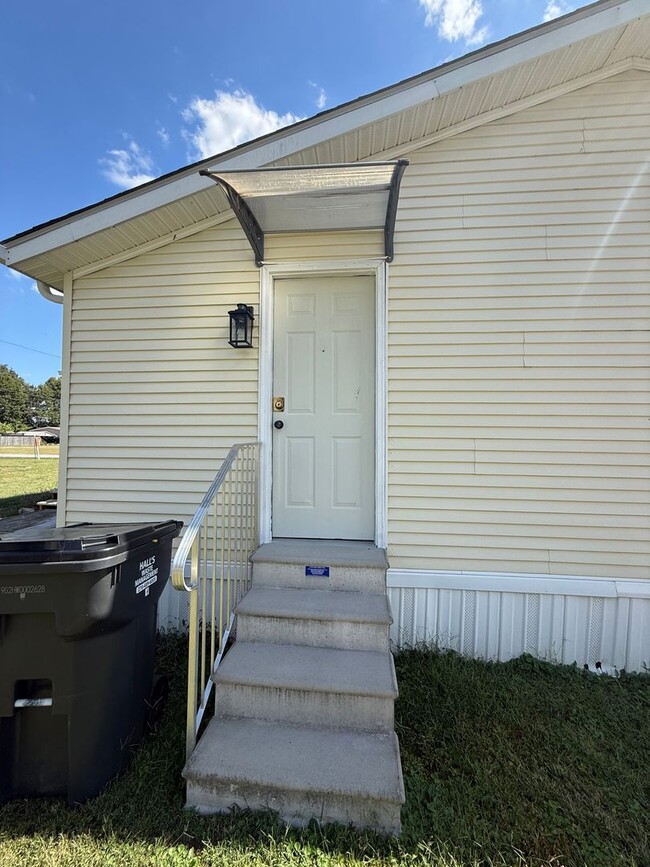Building Photo - 3 Bed 2 Bath in Almo
