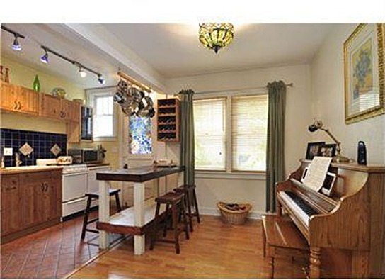 Primary Photo - 5552 Beacon St