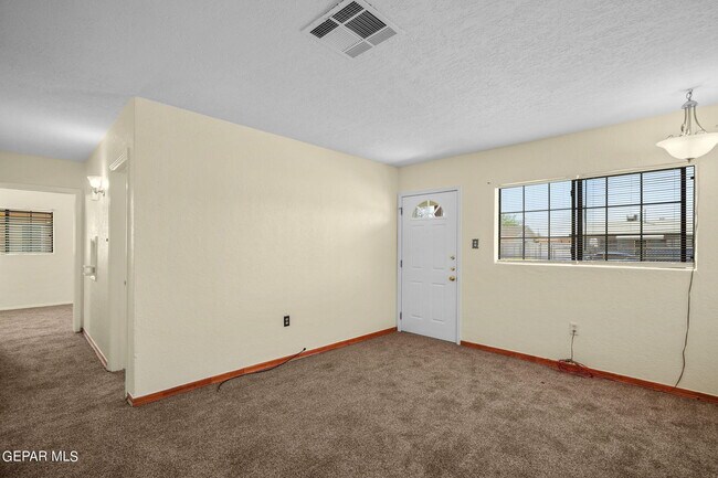 Building Photo - 4913 Sierra Madre Dr