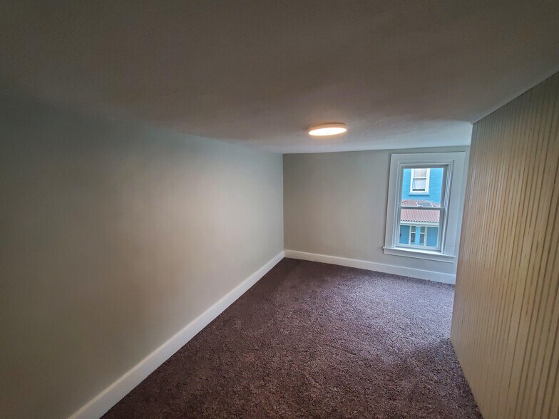 Building Photo - 546 Larimer Ave