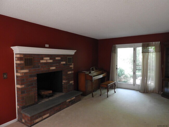 Building Photo - 401 Loudon Rd