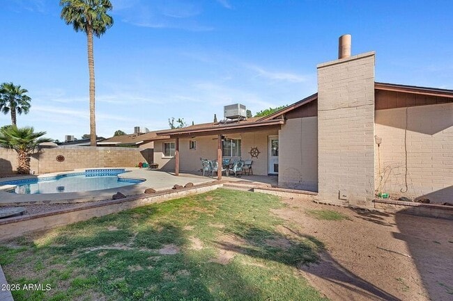 Building Photo - 2137 E Apollo Ave