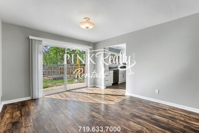Building Photo - 2112 Templeton Gap Rd