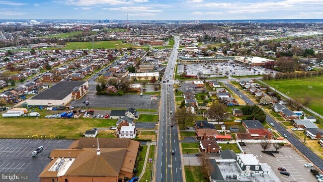 Building Photo - 7917 Wise Ave