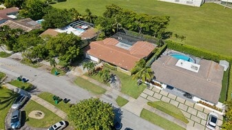 Building Photo - 20375 NE 22nd Pl