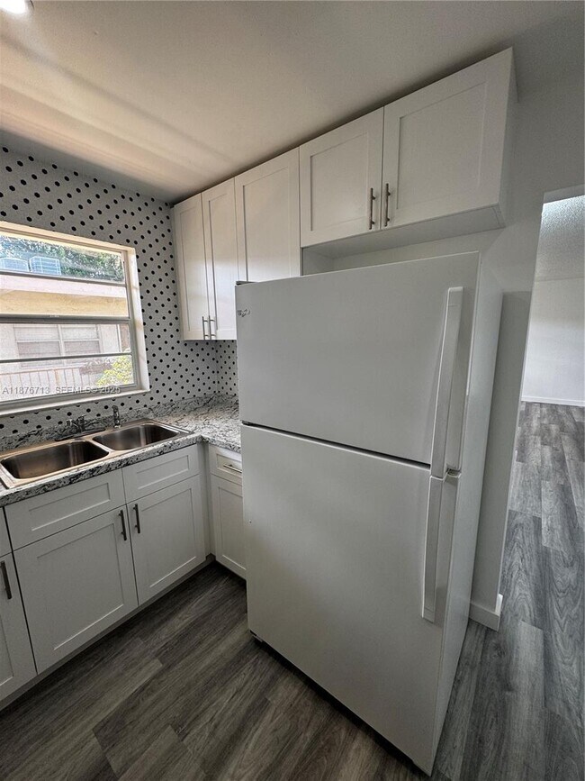 Building Photo - 2515 Polk St