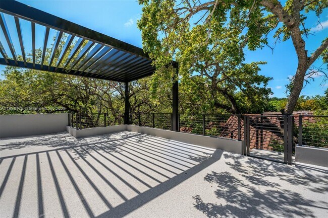 Building Photo - 3270 Gifford Ln
