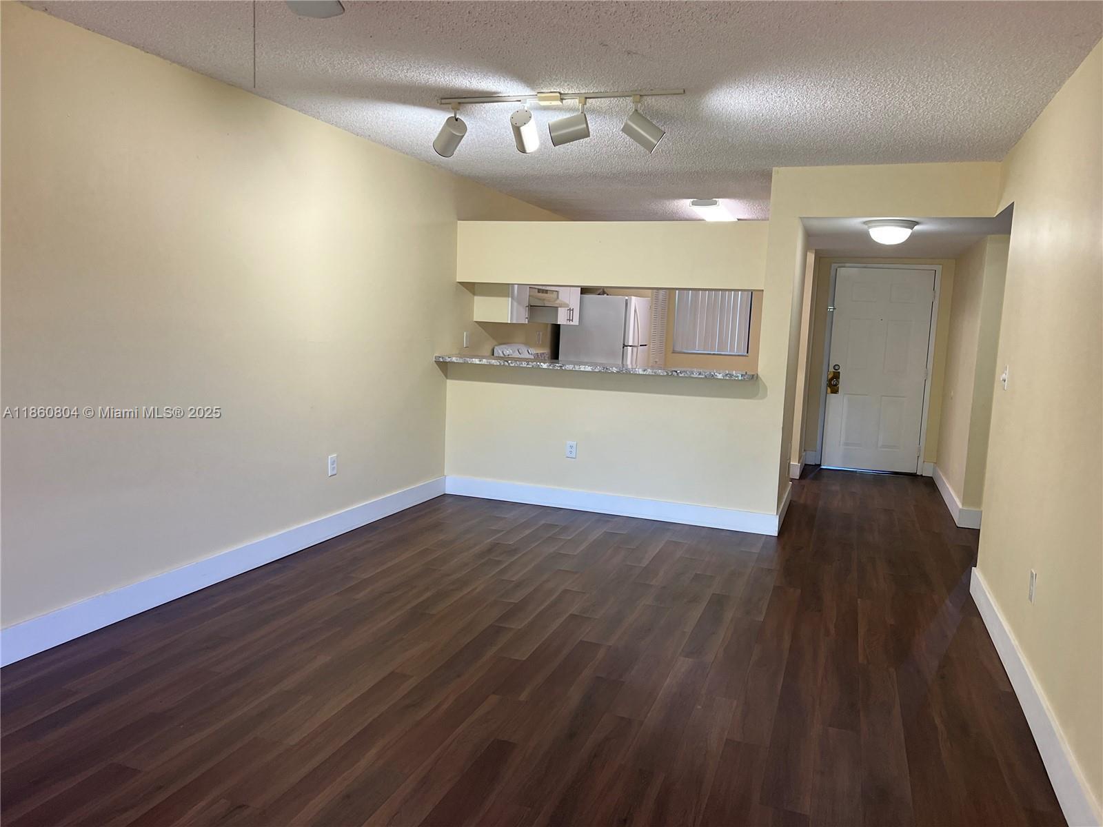 Building Photo - 9909 Nob Hill Ct