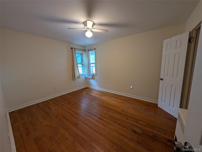 Building Photo - 33 E Vacation Dr