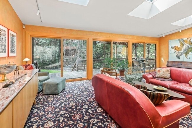 Building Photo - 38 Cumberland Ave