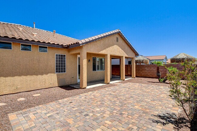 Building Photo - 4 Bedroom Single Story in Mountains Edge