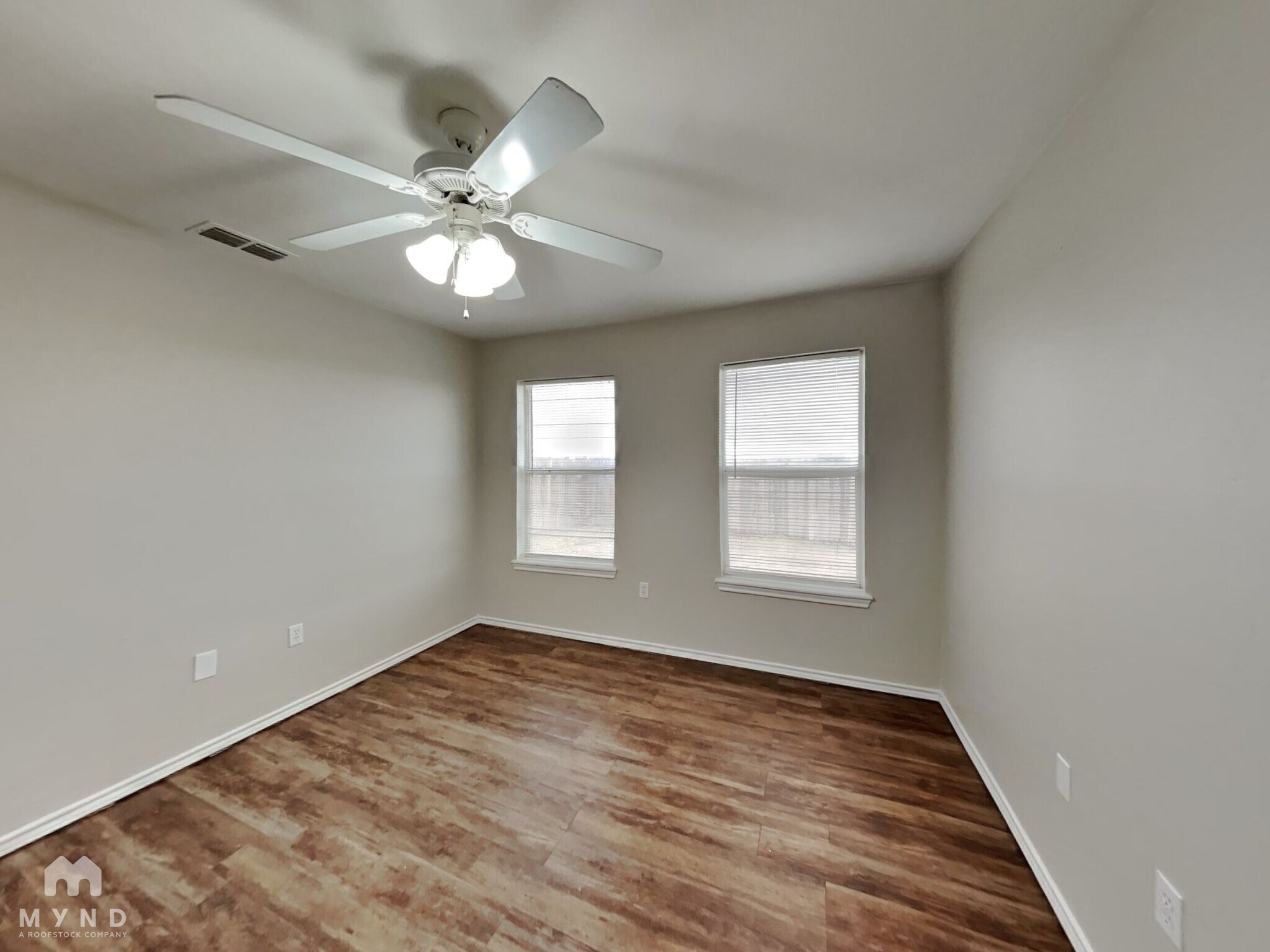 Building Photo - 516 N Brentwood Ave