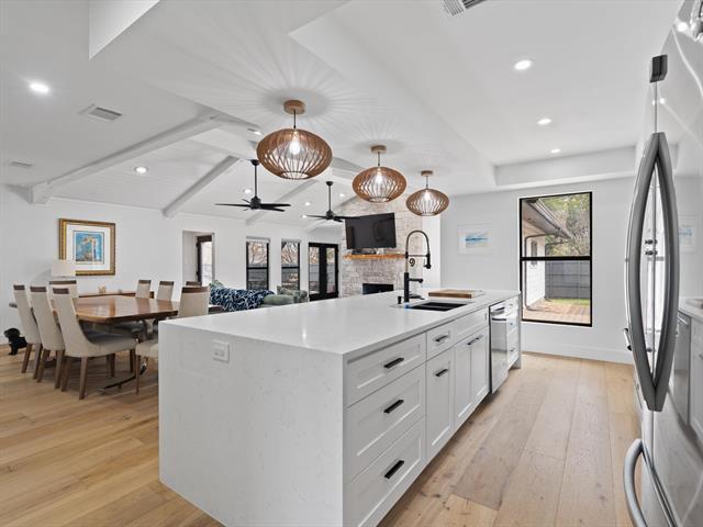 Building Photo - 3936 Cedar Bayou Dr