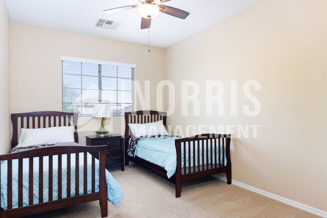 Building Photo - Beautiful Home with a POOL Service Included