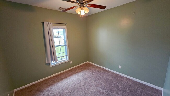 Building Photo - 3 BR 2 BA in Swansboro