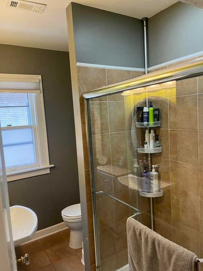 Building Photo - 5909 W Washington Blvd