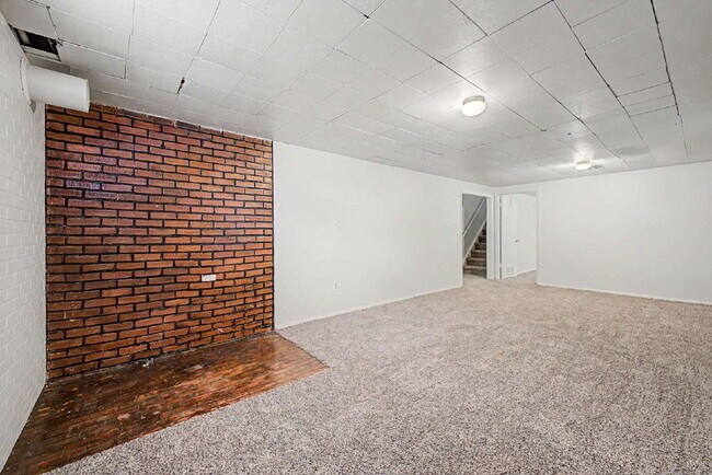 Building Photo - 2519 Danbury Dr