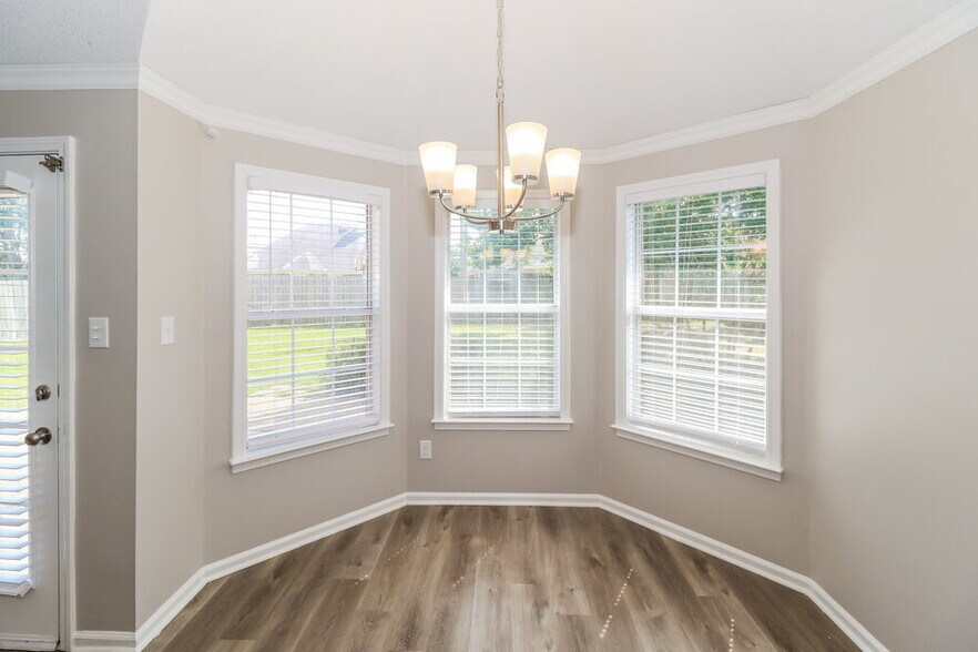 Building Photo - 8603 Brer Fox Cove