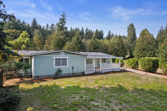 Building Photo - Updated 3-Bedroom Port Orchard Rambler with Covered Porch