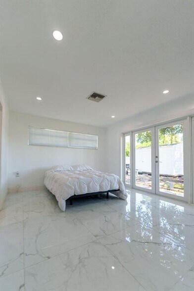 Building Photo - 2011 N 43rd Ave