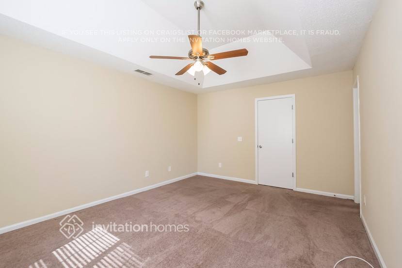 Building Photo - 1830 Killarney Dr SW